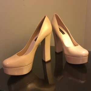 ⚡️FLASH SALE⚡️Blush color platform heels